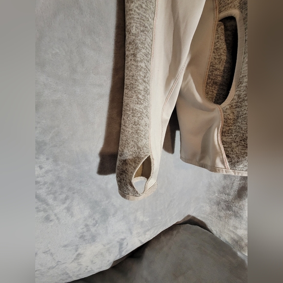 Cabela's Pullover - Picture 3 of 4